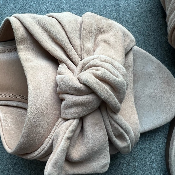 Tory Burch Annabelle Slides in blush color size 9 - Picture 3 of 5